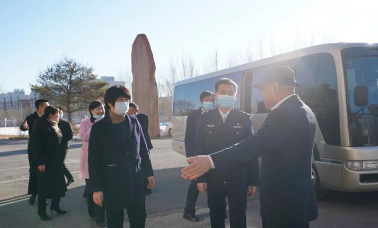 朝陽副市長、市公安局黨委書記、局長趙丕顯帶隊參觀冰河集團
